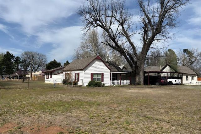 207 E Juniper Lane, Mustang, OK 73064