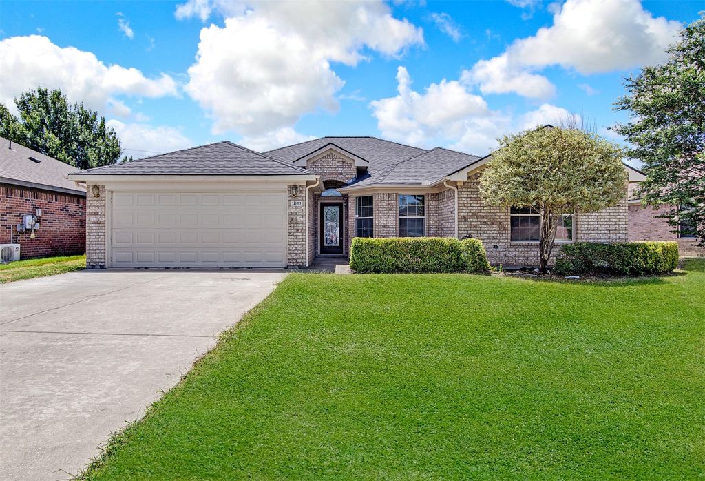 1611 Watson Drive, Mansfield, TX 76063
