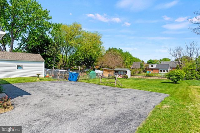 1833 SPRING ROAD, Carlisle, PA 17013