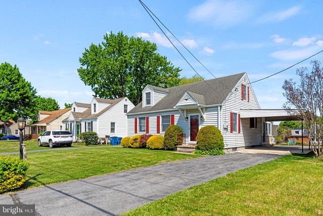 1833 SPRING ROAD, Carlisle, PA 17013