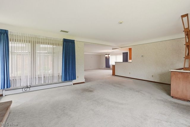1463 Royalwood Road, Broadview Heights, OH 44147