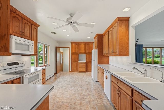 1463 Royalwood Road, Broadview Heights, OH 44147