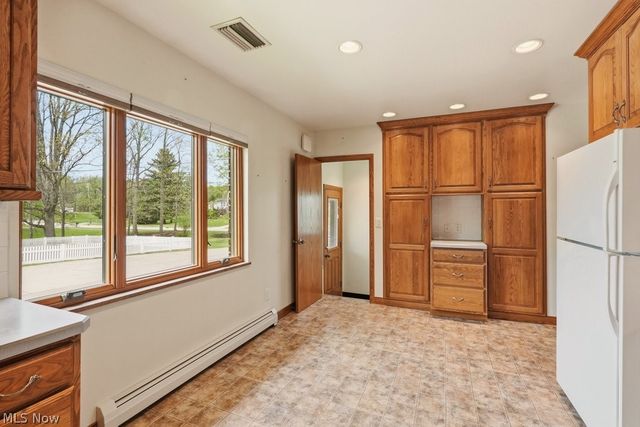 1463 Royalwood Road, Broadview Heights, OH 44147