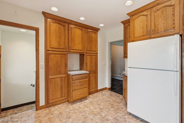 1463 Royalwood Road, Broadview Heights, OH 44147