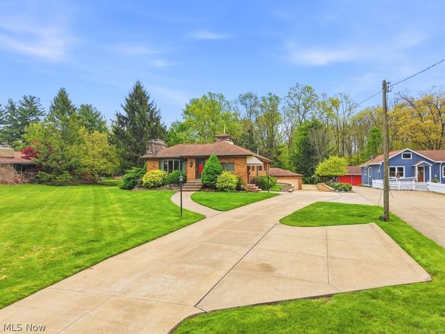 1463 Royalwood Road, Broadview Heights, OH 44147