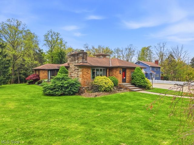 1463 Royalwood Road, Broadview Heights, OH 44147