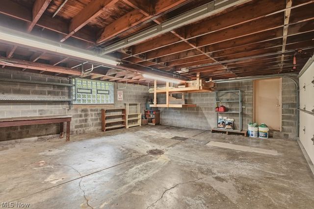 1463 Royalwood Road, Broadview Heights, OH 44147