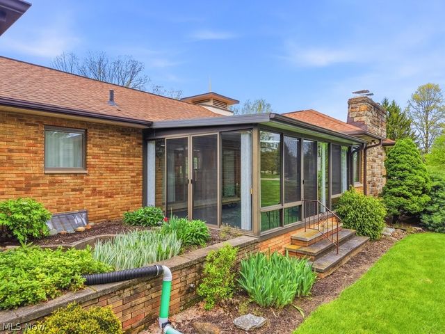 1463 Royalwood Road, Broadview Heights, OH 44147