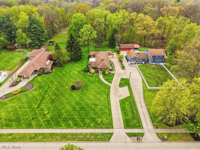 1463 Royalwood Road, Broadview Heights, OH 44147