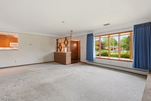 1463 Royalwood Road, Broadview Heights, OH 44147