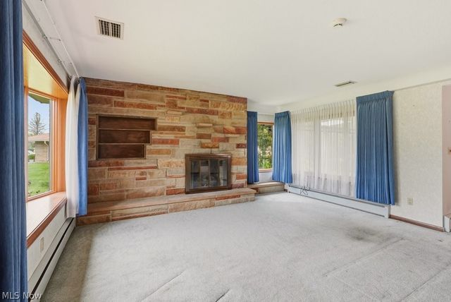 1463 Royalwood Road, Broadview Heights, OH 44147