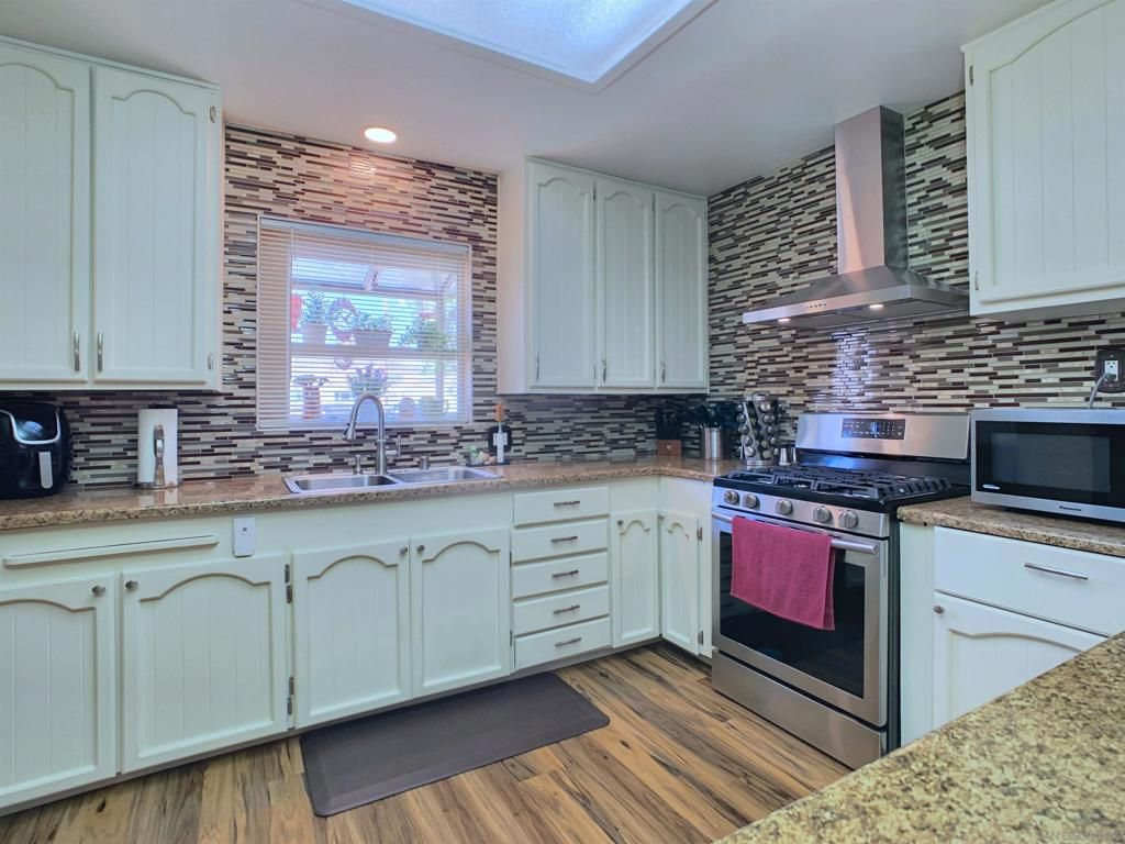 587 BROCKWOOD DR, El Cajon, CA 92021 — photo 4