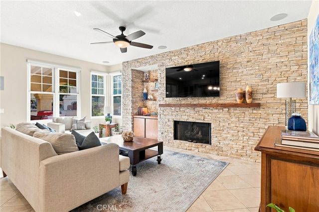 27388 Brighton, Valencia, CA 91354