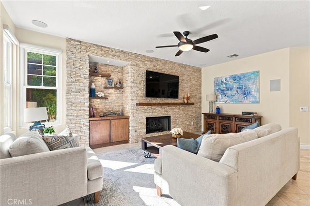 27388 Brighton, Valencia, CA 91354