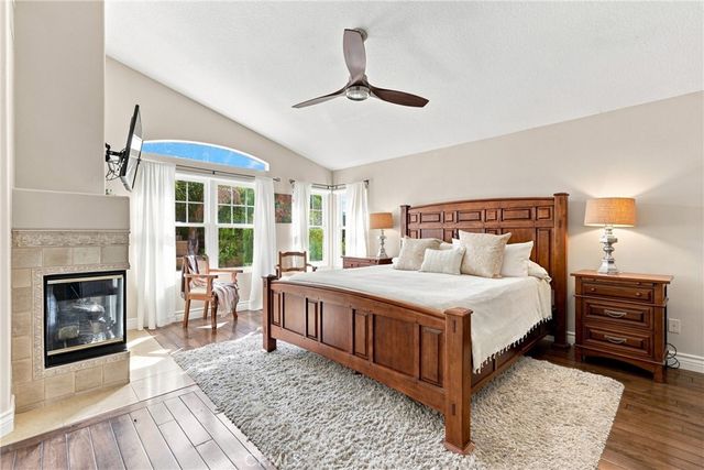 27388 Brighton, Valencia, CA 91354