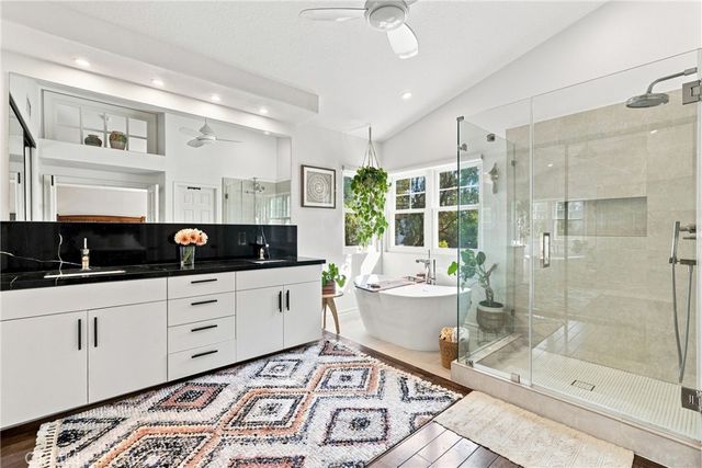 27388 Brighton, Valencia, CA 91354