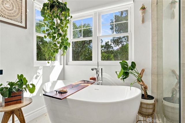 27388 Brighton, Valencia, CA 91354