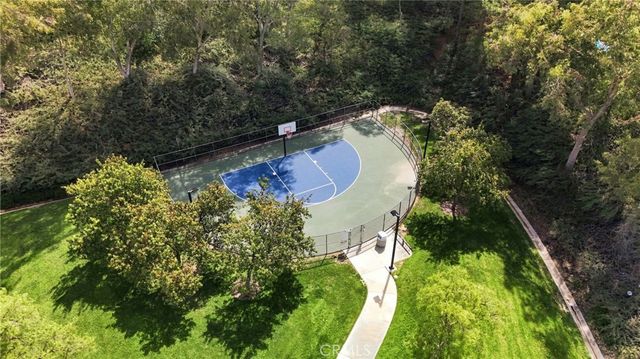 27388 Brighton, Valencia, CA 91354