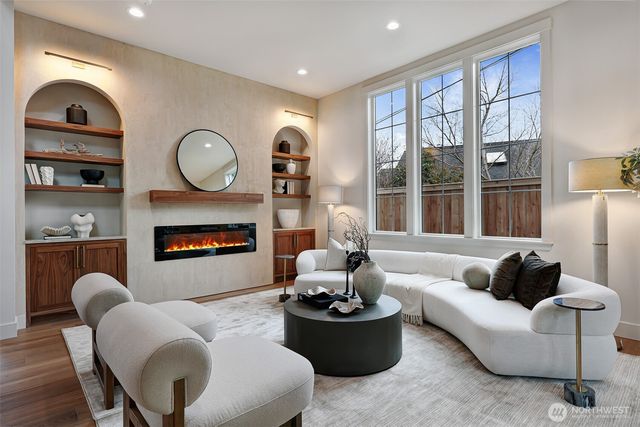 8217 22nd Place NE, Seattle, WA 98115