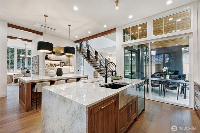 8217 22nd Place NE, Seattle, WA 98115