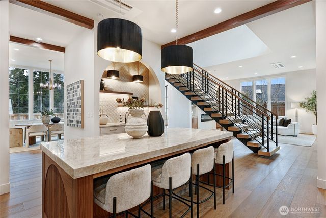 8217 22nd Place NE, Seattle, WA 98115