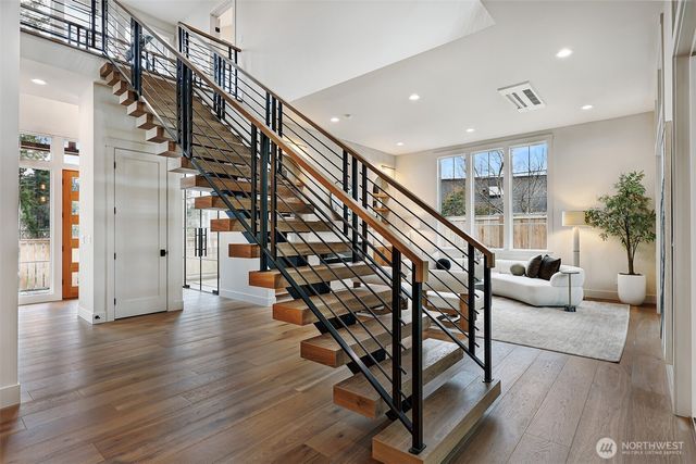 8217 22nd Place NE, Seattle, WA 98115