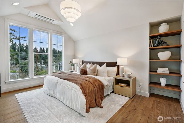 8217 22nd Place NE, Seattle, WA 98115