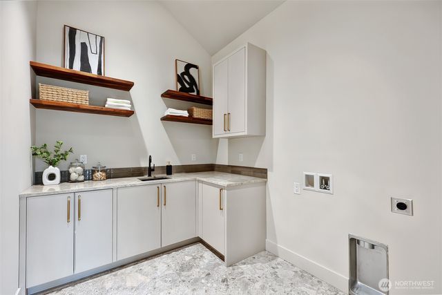 8217 22nd Place NE, Seattle, WA 98115