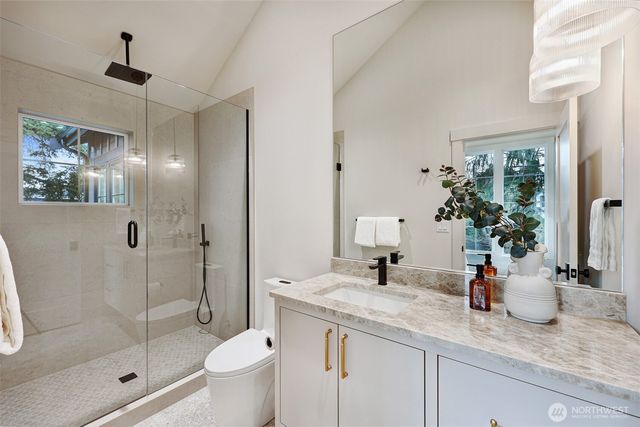 8217 22nd Place NE, Seattle, WA 98115