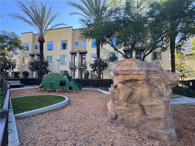 21 Gramercy 218, Irvine, CA 92612