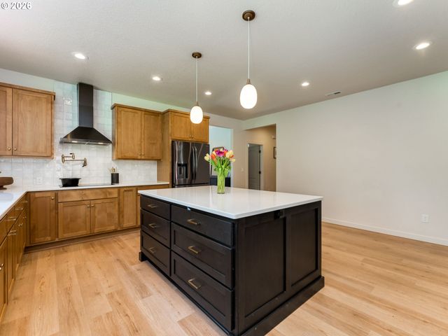 108 LILY Ln, Castle Rock, WA 98611