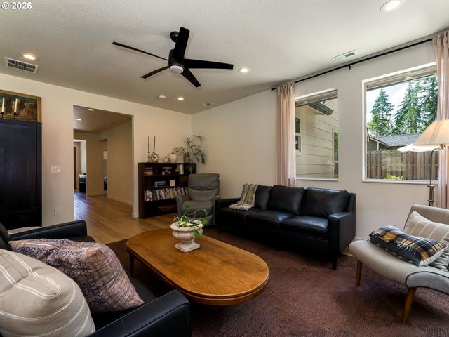 108 LILY Ln, Castle Rock, WA 98611