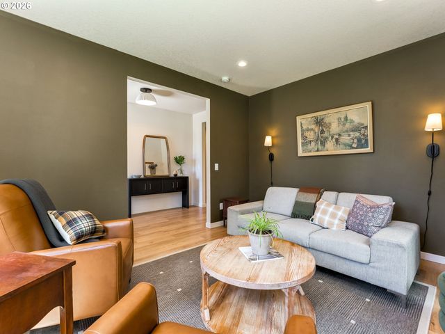 108 LILY Ln, Castle Rock, WA 98611