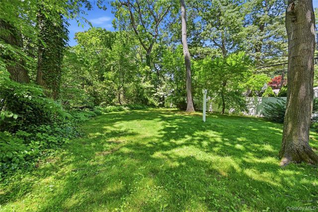 34 Bolan Drive, Huntington Station, NY 11746