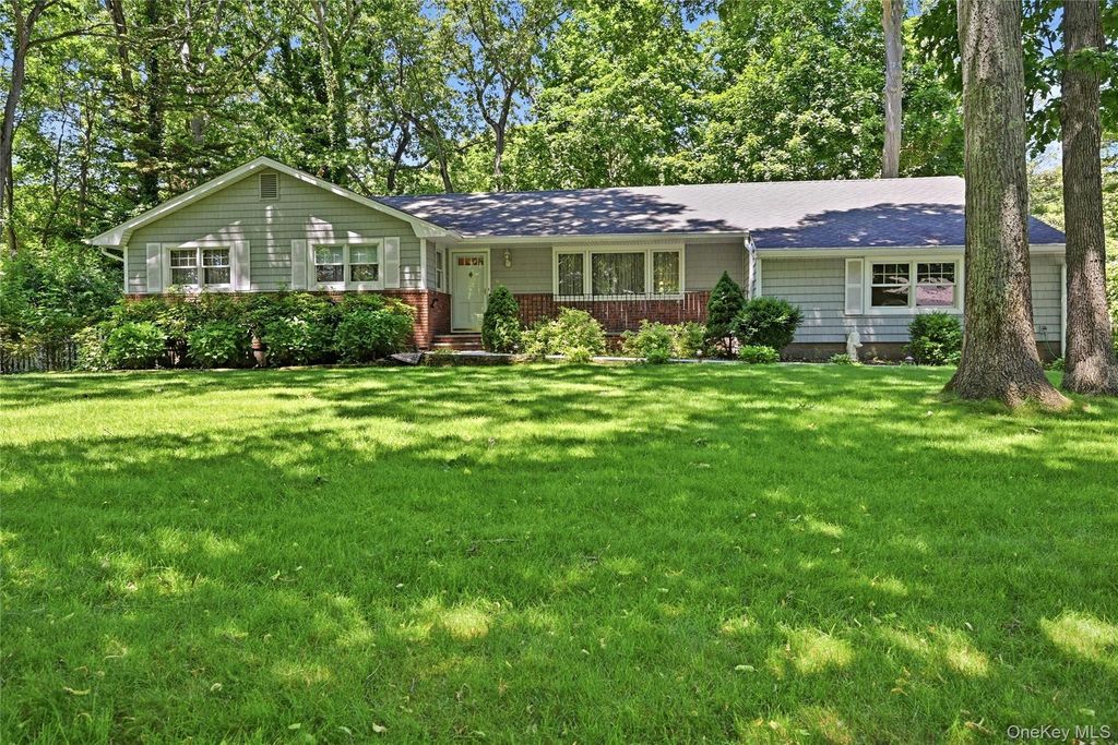 34 Bolan Drive, Huntington Station, NY 11746