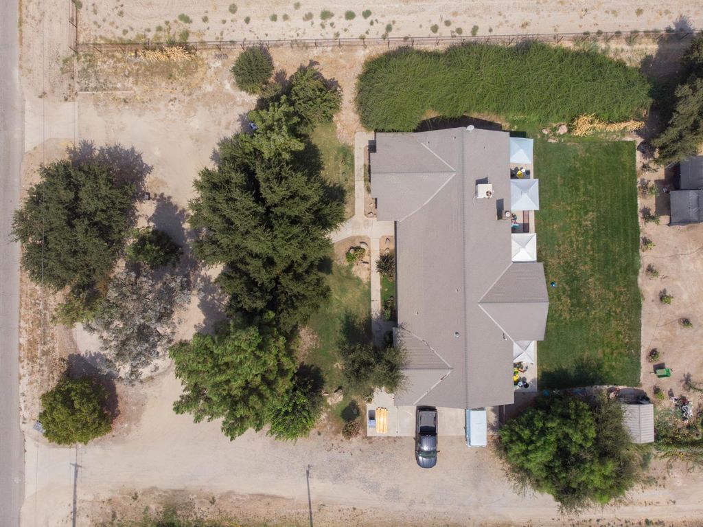 Image 10 of property listing at 12847 Road 34 1/2, Madera, CA 93636