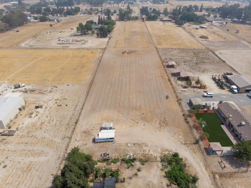 Image 11 of property listing at 12847 Road 34 1/2, Madera, CA 93636