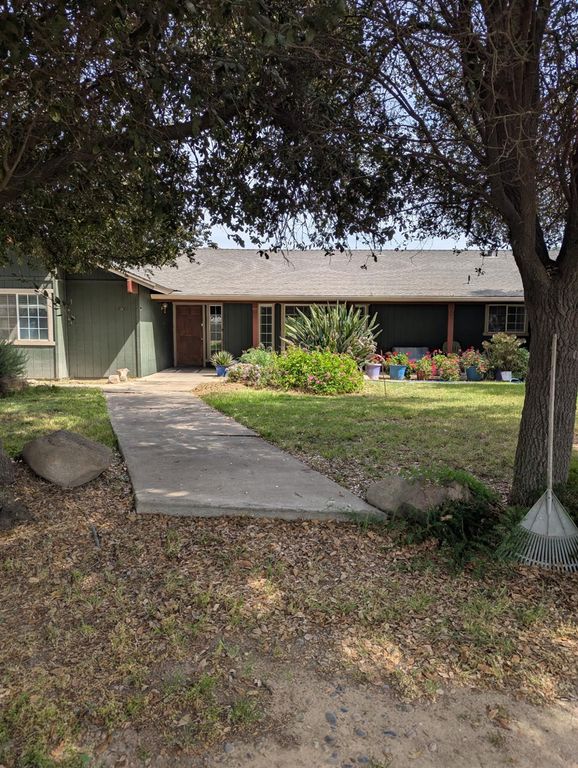 Image 2 of property listing at 12847 Road 34 1/2, Madera, CA 93636