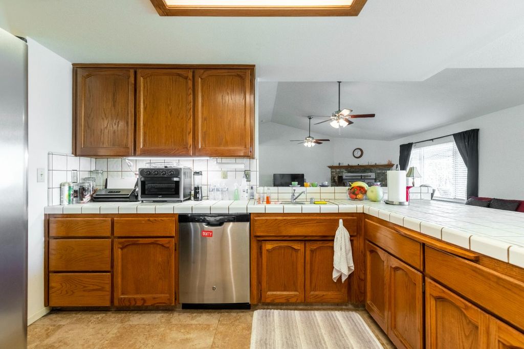 Image 32 of property listing at 12847 Road 34 1/2, Madera, CA 93636