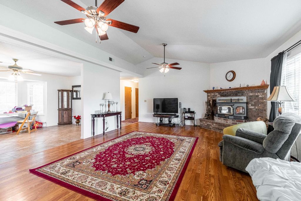 Image 39 of property listing at 12847 Road 34 1/2, Madera, CA 93636