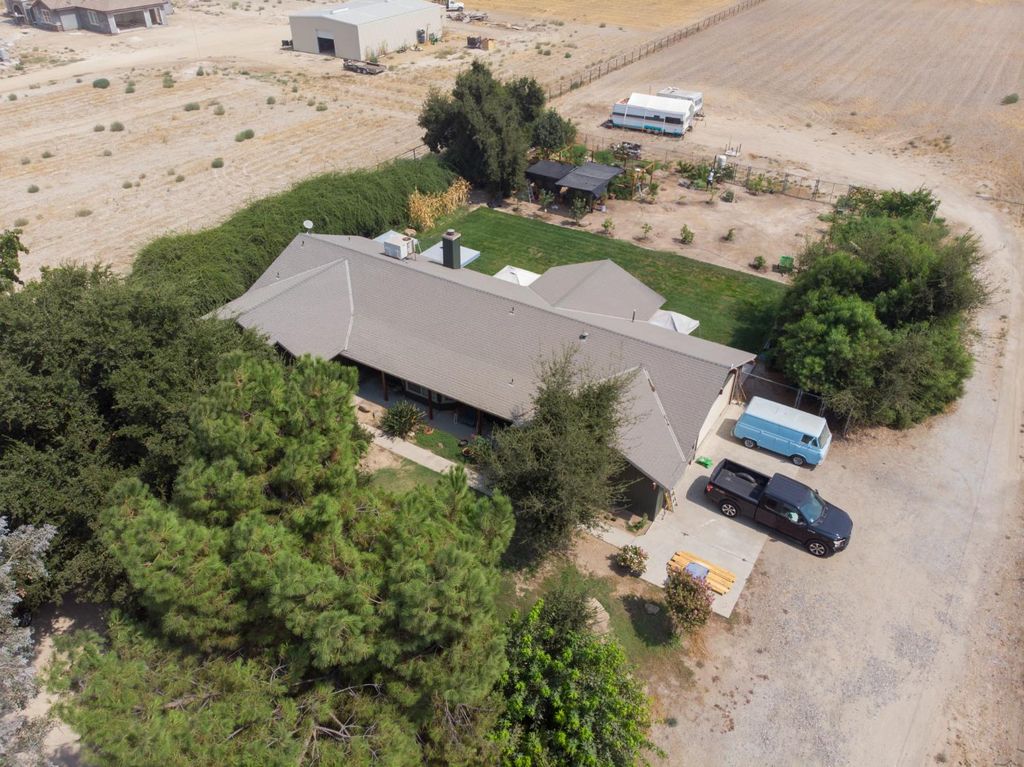 Image 7 of property listing at 12847 Road 34 1/2, Madera, CA 93636
