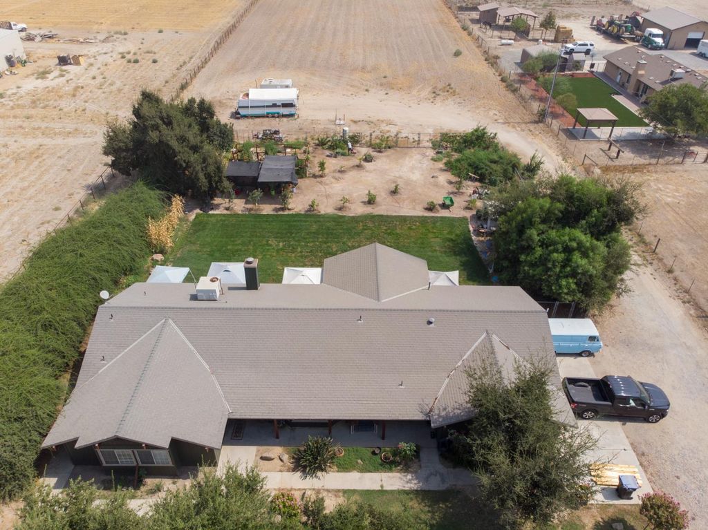 Image 8 of property listing at 12847 Road 34 1/2, Madera, CA 93636