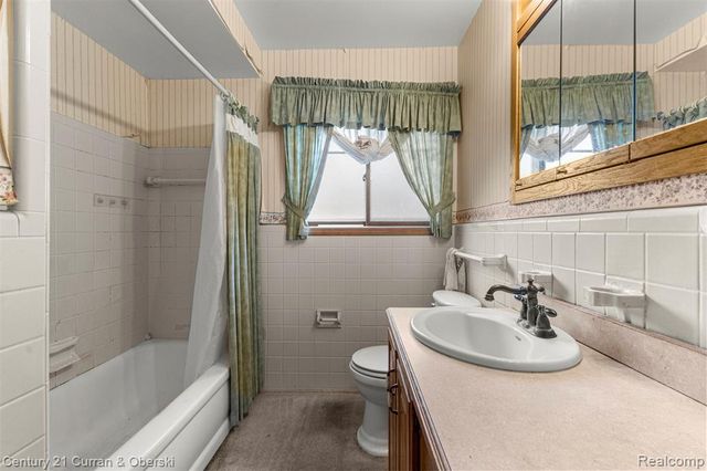 25542 W Warren Street, Dearborn Heights, MI 48127