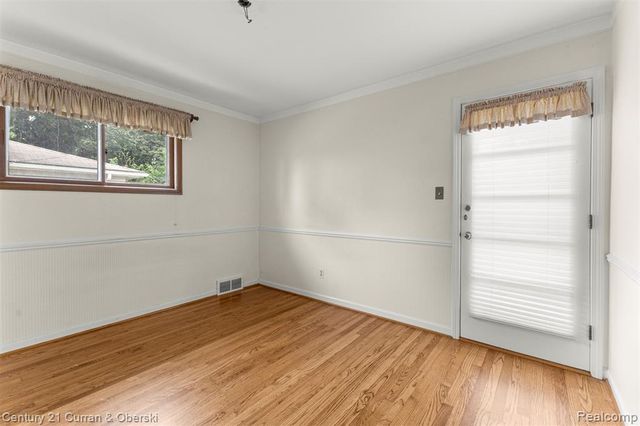 25542 W Warren Street, Dearborn Heights, MI 48127