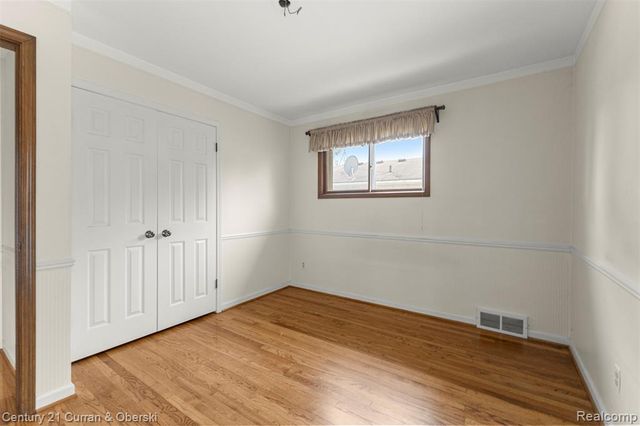 25542 W Warren Street, Dearborn Heights, MI 48127