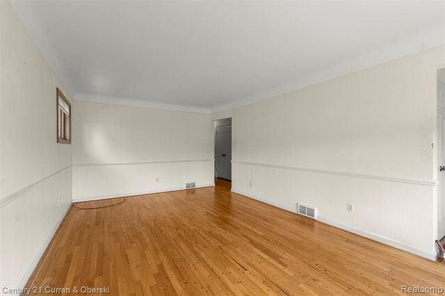 25542 W Warren Street, Dearborn Heights, MI 48127