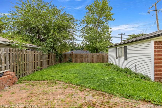 25542 W Warren Street, Dearborn Heights, MI 48127