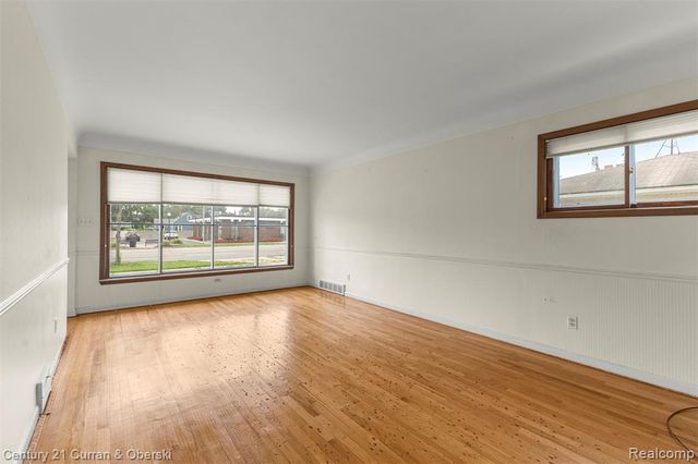 25542 W Warren Street, Dearborn Heights, MI 48127