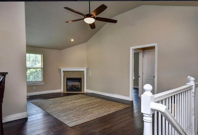 3249 S Creekside Drive S, Springfield, MO 65807