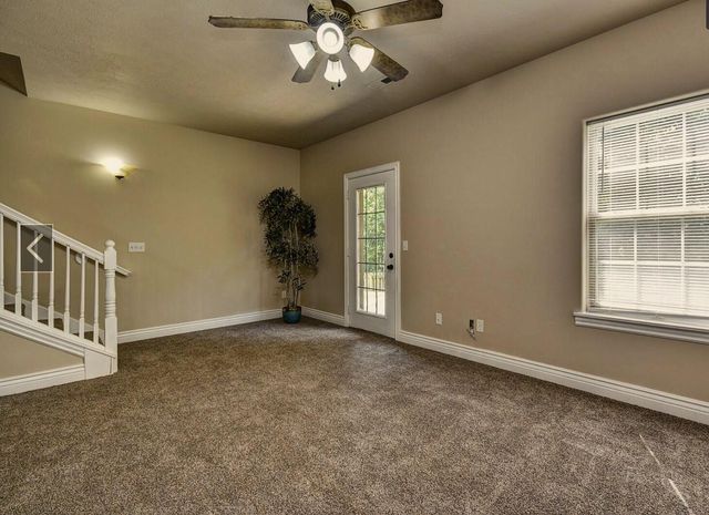 3249 S Creekside Drive S, Springfield, MO 65807